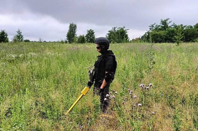 Сапери ДСНС знищили небезпечну 82-міліметрову міну у Вінниці