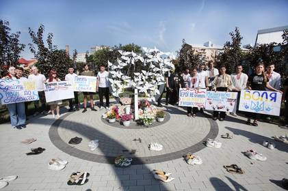 У Вінниці провели захід пам'яті жертв терору 14 липня 2022 року на площі Перемоги