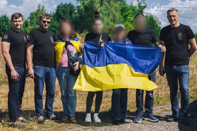 Україні вдалось повернути на рідну землю ще трьох громадян (фото) 