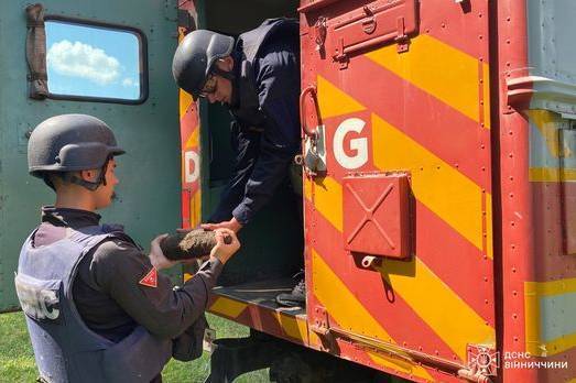 На Вінниччині сапери ДСНС знищили два вибухонебезпечних предмети часів Другої світової війни