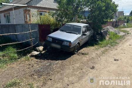 На Вінниччині судили чоловіка, який викрав авто свого знайомого і протаранив ним паркан сусіда