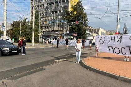 У Вінниці перекрили 10 найбільших перехресть, щоб вшанувати загиблих Захисників 