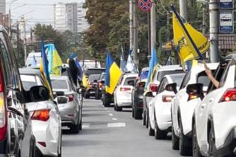 У Вінниці відбувся автопробіг на честь загиблих військових (фото)