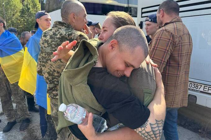 Обмін полоненими: додому повернулися 23 азовці