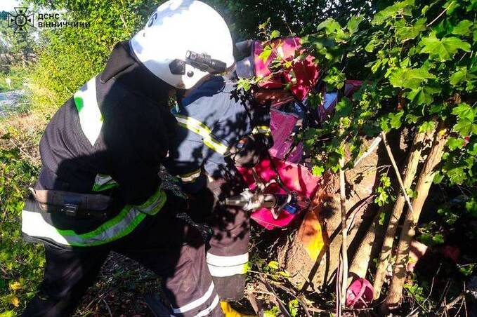 Рятувальники ліквідували наслідки смертельної ДТП поблизу Бершаді: що відомо

