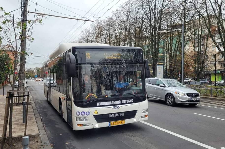 У Вінниці з'явилися 6 нових муніципальних автобусів: на яких маршрутах вони їздять