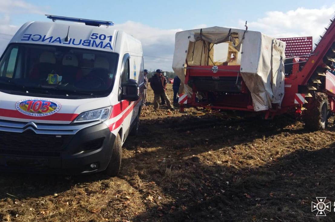 На Вінниччині комбайн зажував ногу чоловіка під час польових робіт