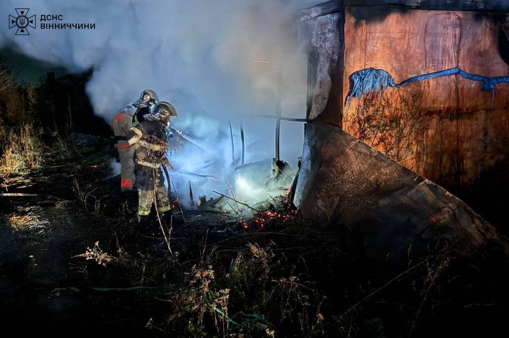 У Вінниці загорівся будівельник вагончик