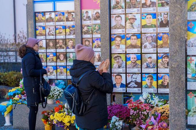 1000 днів повномасштабної війни в Україні: як вінничани вшанували полеглих воїнів