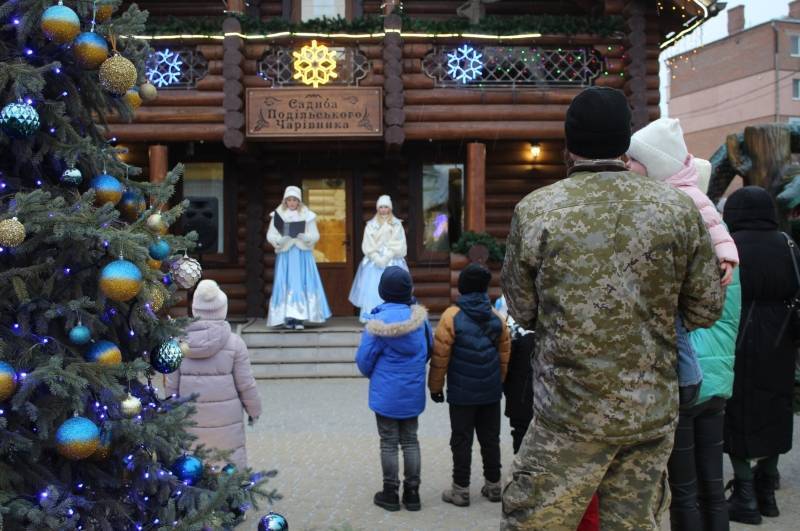 У Вінницькому зоопарку в Садибі Подільського чарівника розпочалася різдвяно-новорічна програма