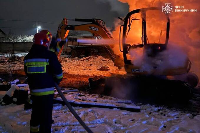 Дев’ять пожеж за добу на Вінниччині: постраждала жінка, знищено майно та техніку