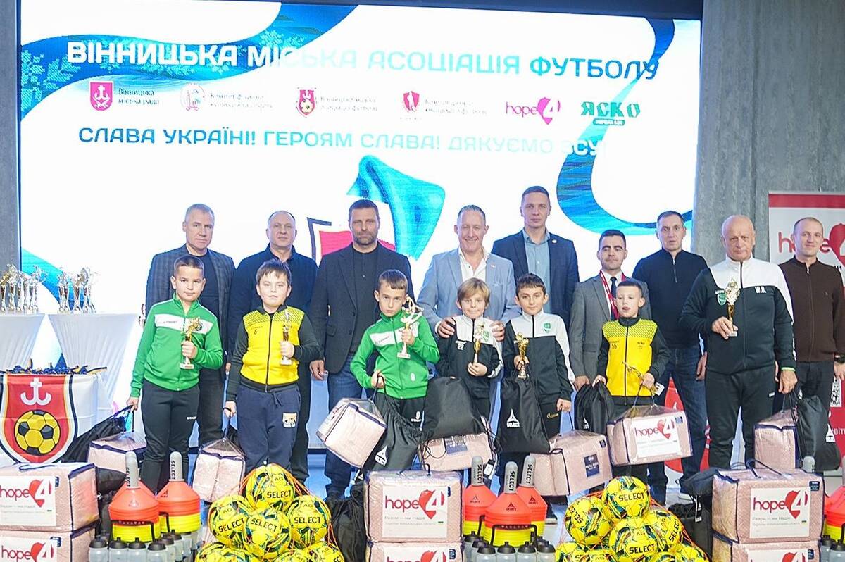 Юних футболістів Вінниці нагородили за підсумками чемпіонатів громади