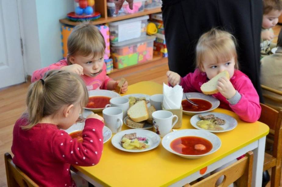 У вінницьких дитсадках зросла вартість харчування: скільки коштуватимуть обіди