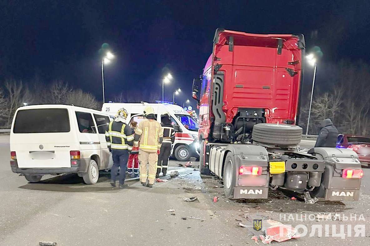 Стали відомі подробиці смертельної ДТП поблизу Вінниці, у якій загинув один з водіїв