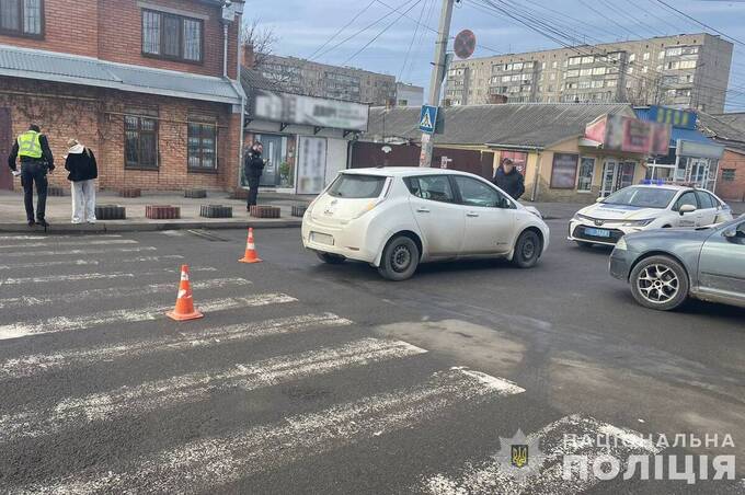 У Вінниці авто збило жінку на пішохідному переході: що відомо про стан постраждалої