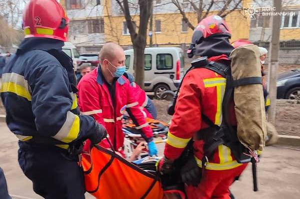 У Вінниці сталася пожежа в одній з квартир багатоповерхового будинку: подробиці