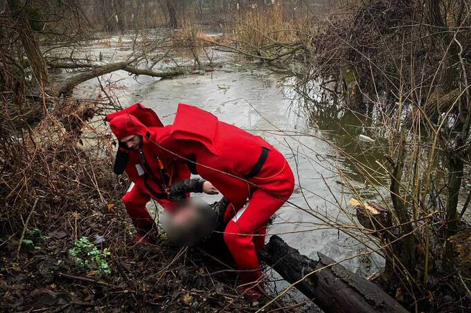 У Вінниці з водойми дістали тіло 44-річного потопельника: подробиці