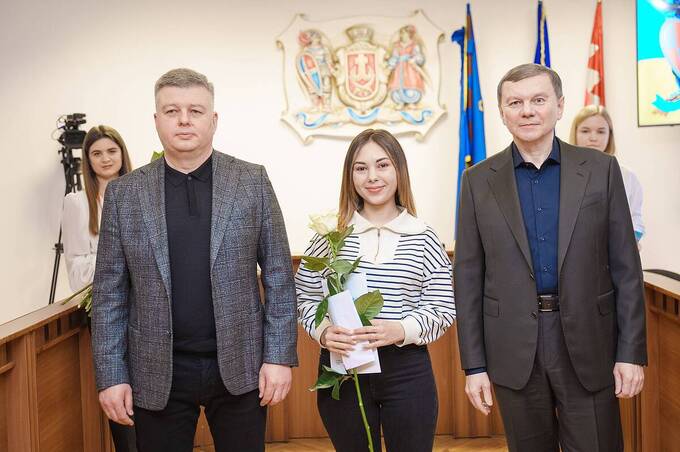 Скільки малюків з'явились на світ у Вінниці на Різдво та Новий рік: як привітали родини