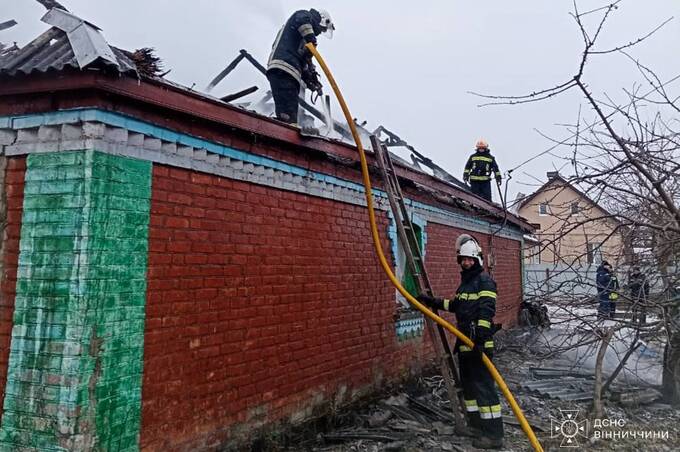 На Вінниччині горів житловий будинок: рятувальники назвали причину
