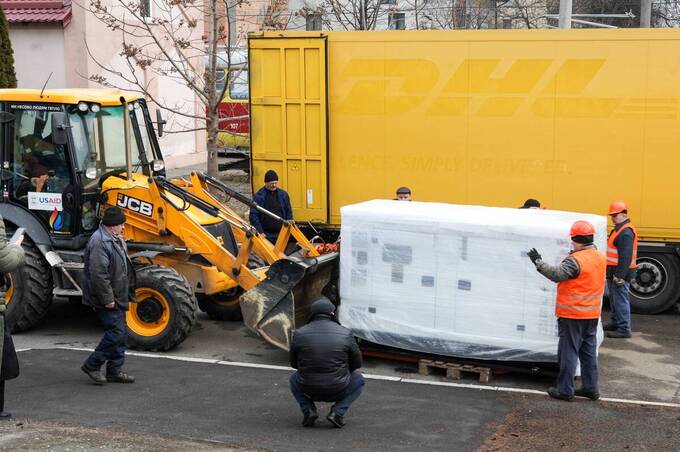 Мюнстер передав Вінниці генератори: школи працюватимуть навіть під час блекауту