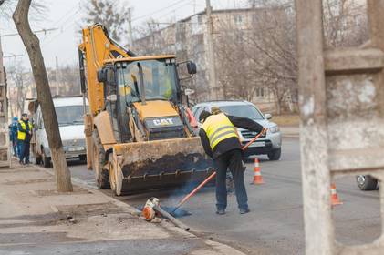 У Вінниці сформовано 9 бригад, які консервують пошкоджені дороги за технологією, аналогічною до «холодного асфальту»