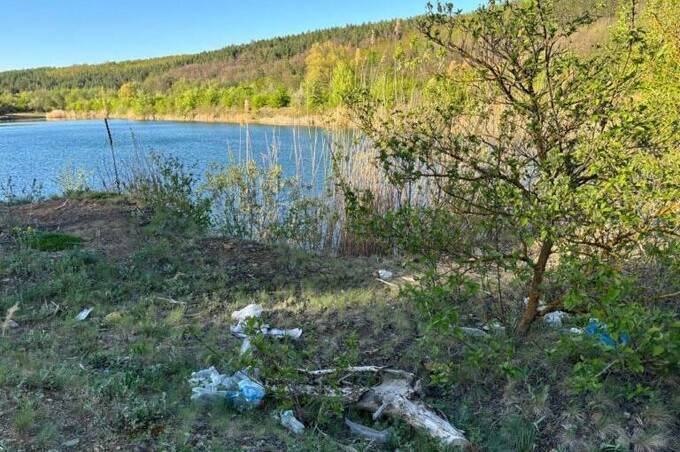 Популярне місце відпочинку на Вінниччині перетворили на смітник (фото)