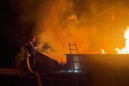 У Вінниці вночі спалахнула масштабна пожежа: що відомо