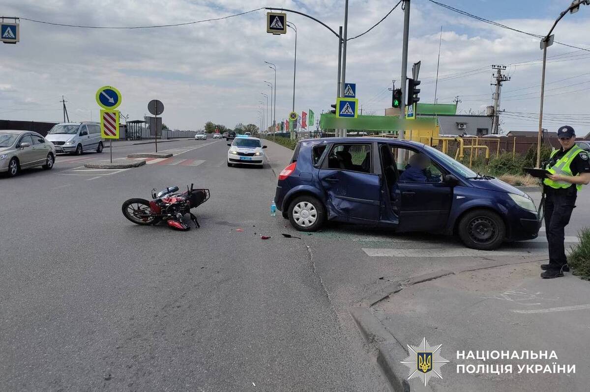 У Вінниці сталися дві ДТП: травмовано підлітка-мотоцикліста та 17-річного пішохода