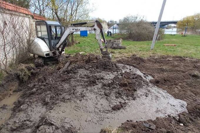 У Вінниці зупинили незаконні "розкопки" на міському пляжі
