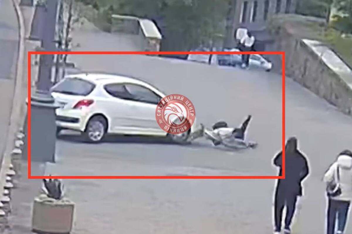 У центрі Вінниці Peugeot збив велосипедиста: що відомо про стан хлопця (відео)