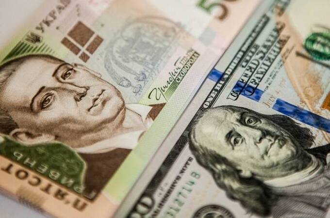 НБУ оновив курс валют: скільки коштує євро, долар та злотий у понеділок, 12 травня