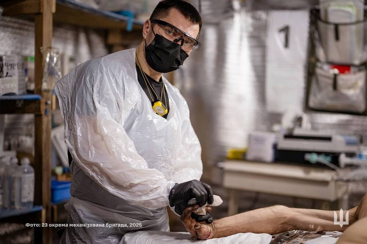 Військового медика з Калинівки Олега Раковського нагородили медаллю за порятунок бійців на передовій