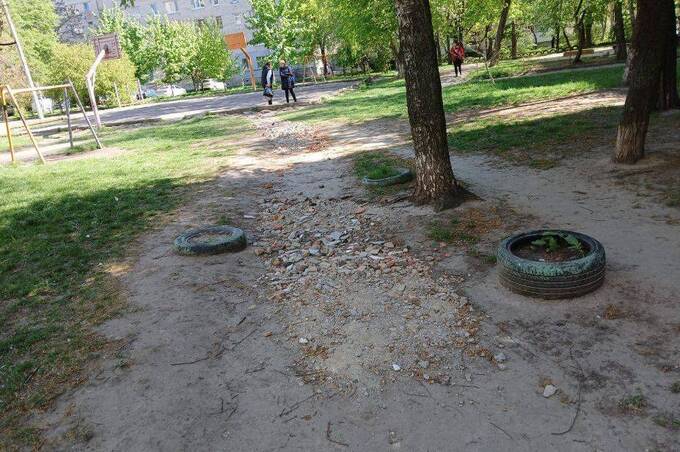 Оштрафують вінничанку, яка викидала будівельне сміття на зелену зону 