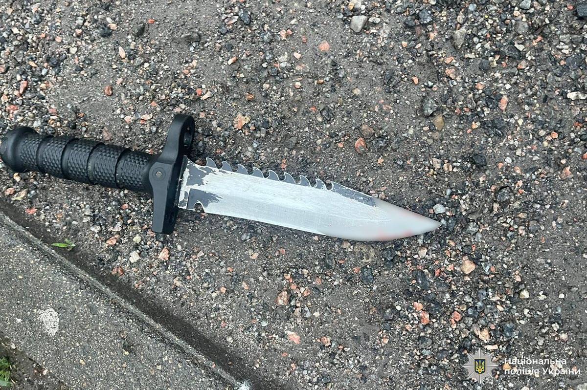 У Вінниці чоловік ударив ножем випадкового знайомого: подробиці злочину