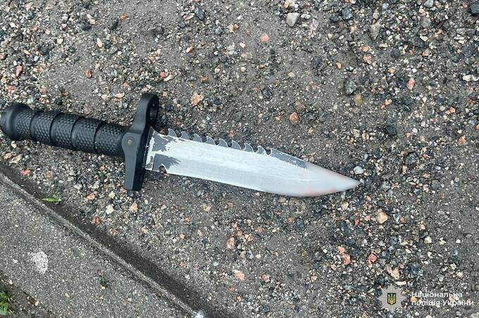 У Вінниці чоловік ударив ножем випадкового знайомого: подробиці злочину
