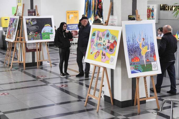 У Вінниці відкрили виставку «Гарпун»: історії війни очима дітей 