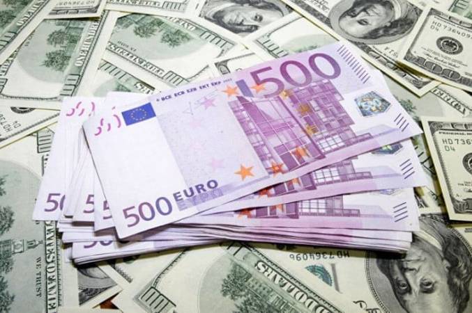НБУ оновив курс валют: скільки коштує євро, долар та злотий у понеділок, 19 травня