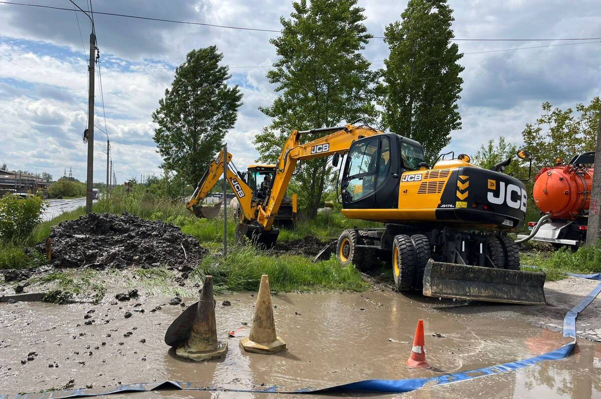 Аварія на головному водогоні Вінниці: мешканців просять зробити запас води