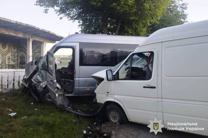 У Тульчинському районі за добу сталось відразу дві жахливі аварії з потерпілими: подробиці та фото