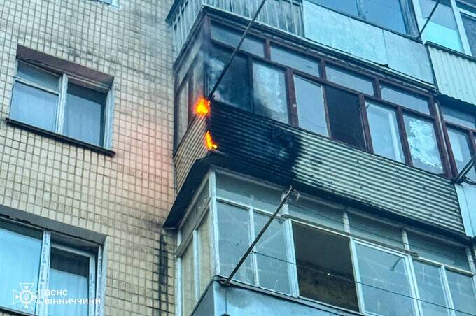У Вінниці через пожежу на балконі ледь не згоріла квартира п’ятиповерхівки