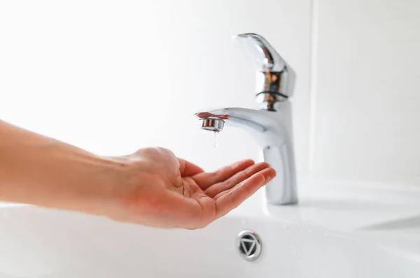 Водоканал повідомив про тимчасову відсутність води у Вінниці 28 травня: перелік адрес