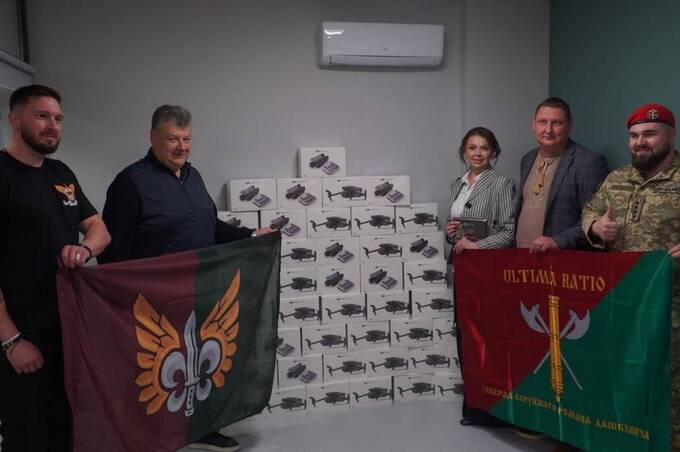 Компанія АТБ поповнила арсенал українських розвідників та артилеристів сучасними дронами Mavic3 Pro