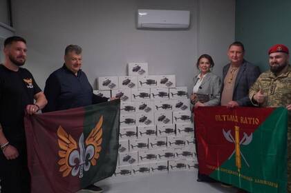 Компанія АТБ поповнила арсенал українських розвідників та артилеристів сучасними дронами Mavic3 Pro