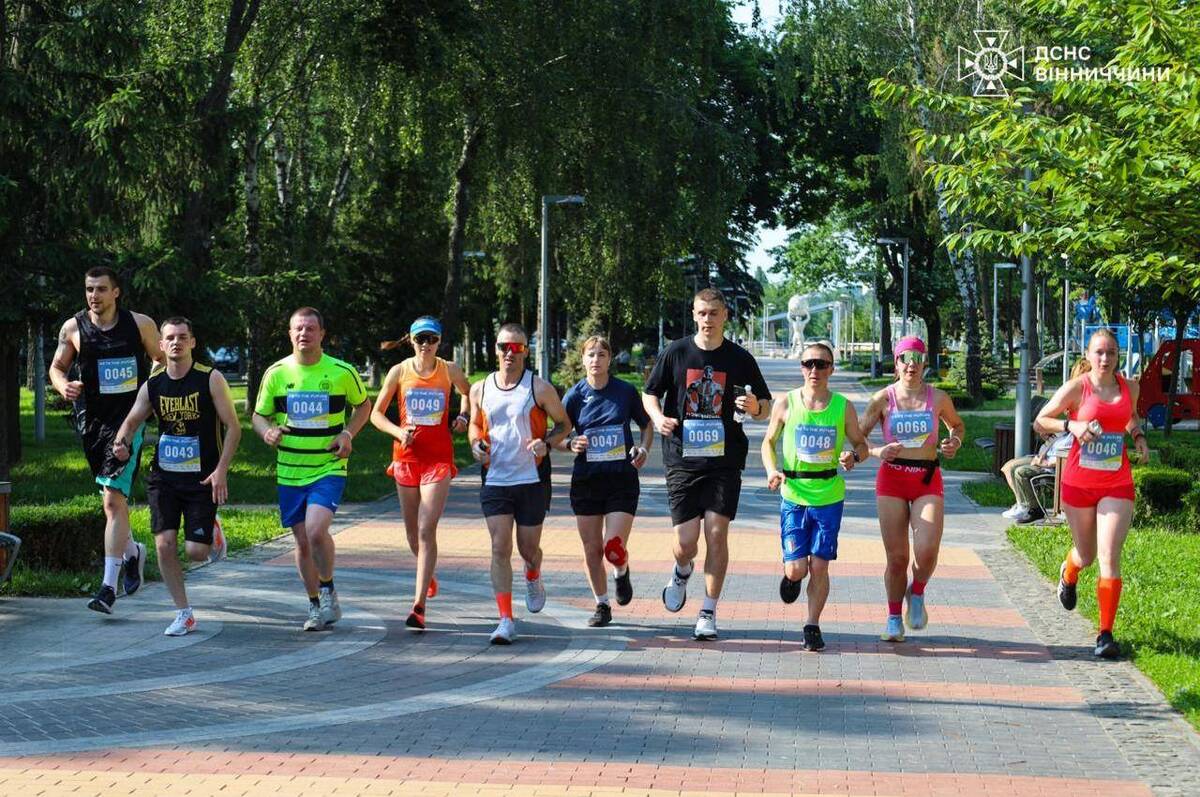Рятувальники з Вінниці долучилися до благодійного забігу