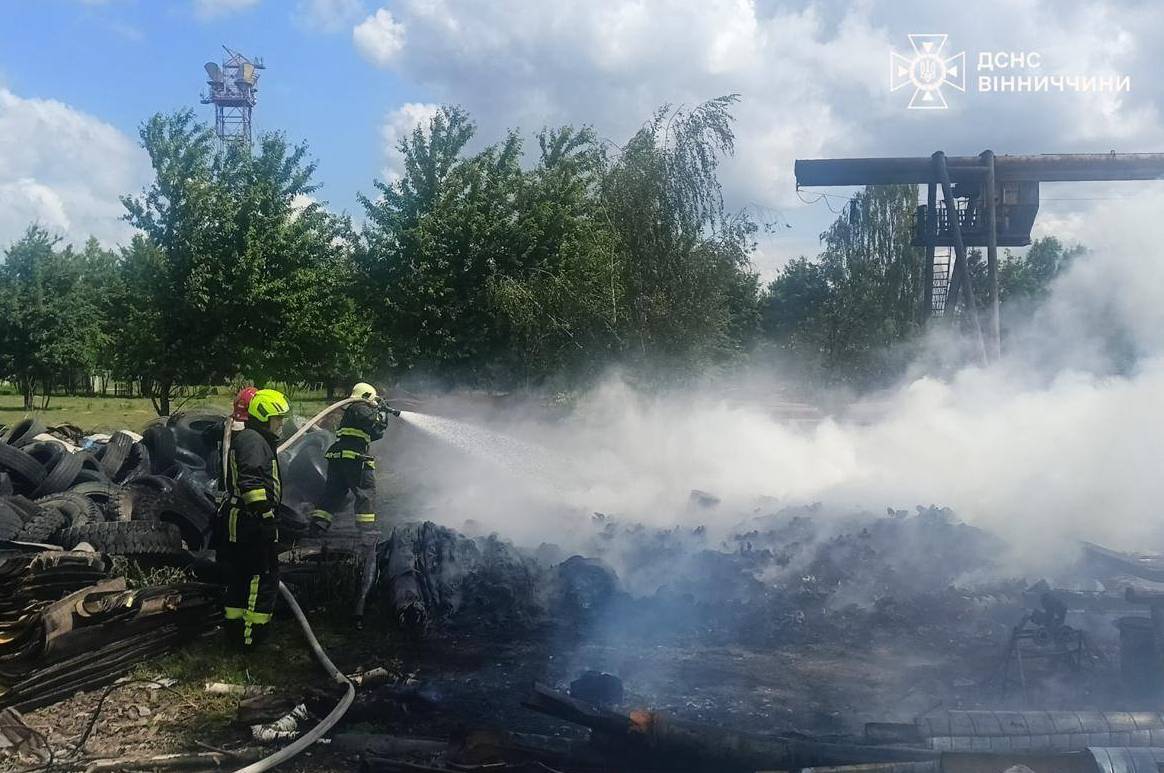10 пожеж за добу: горіли житлові будинки, господарства та відкриті площі