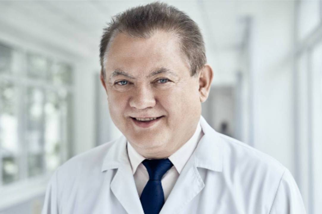 Хірург, який провів першу трансплантацію серця на Вінниччині, став Президентом НАМН України