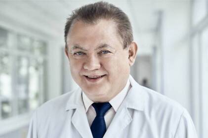 Хірург, який провів першу трансплантацію серця на Вінниччині, став Президентом НАМН України