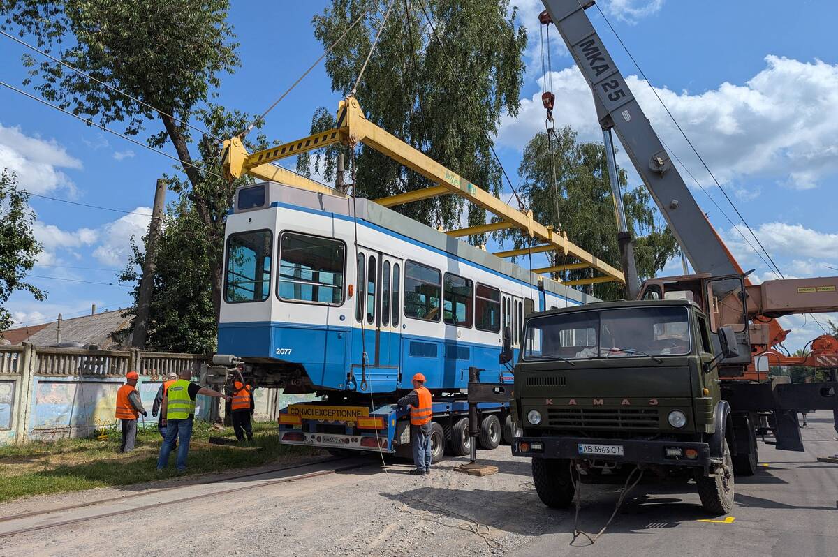 Вінниця отримала черговий трамвай Tram-2000 зі Швейцарії