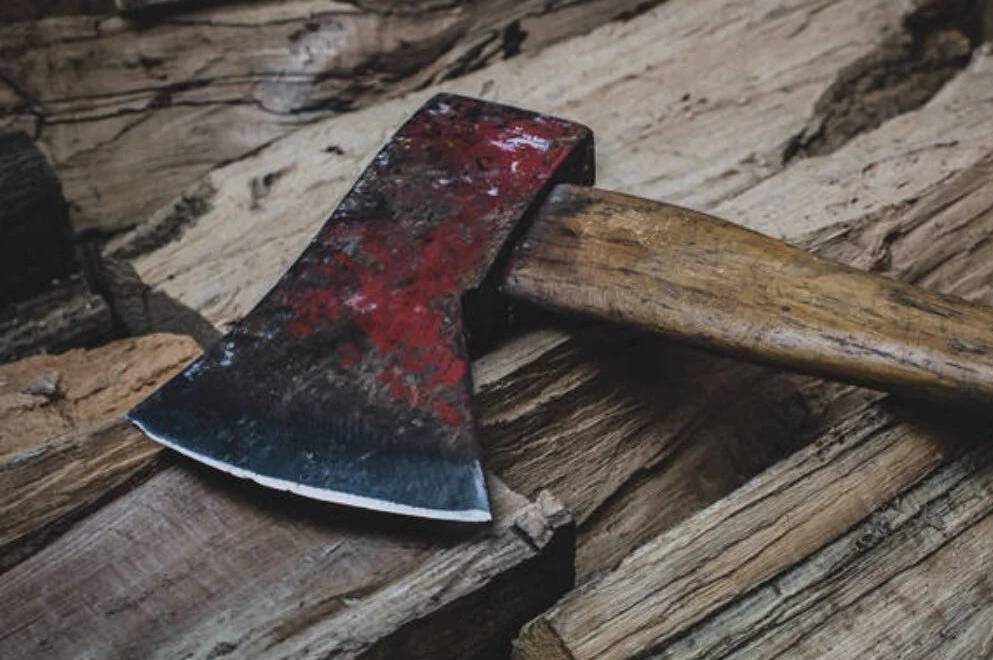Під час сварки чоловік вбив жінку сокирою: що відомо