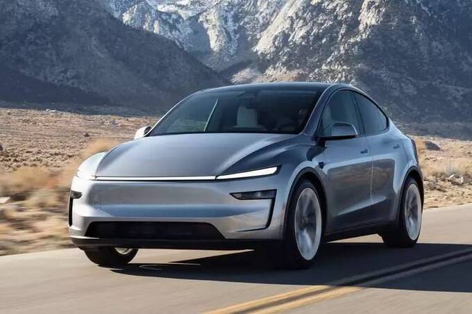Автомобіль Tesla вперше в історії самостійно доїхав від заводу до клієнта